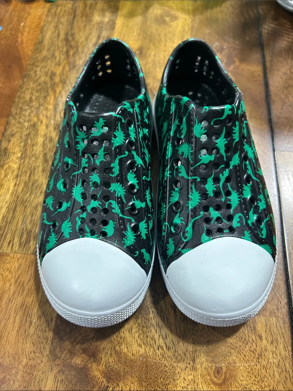 Casual Slip-On Sneakers in Black and Green